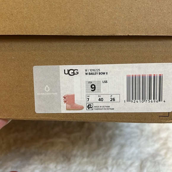 UGG boots - Picture 9 of 13